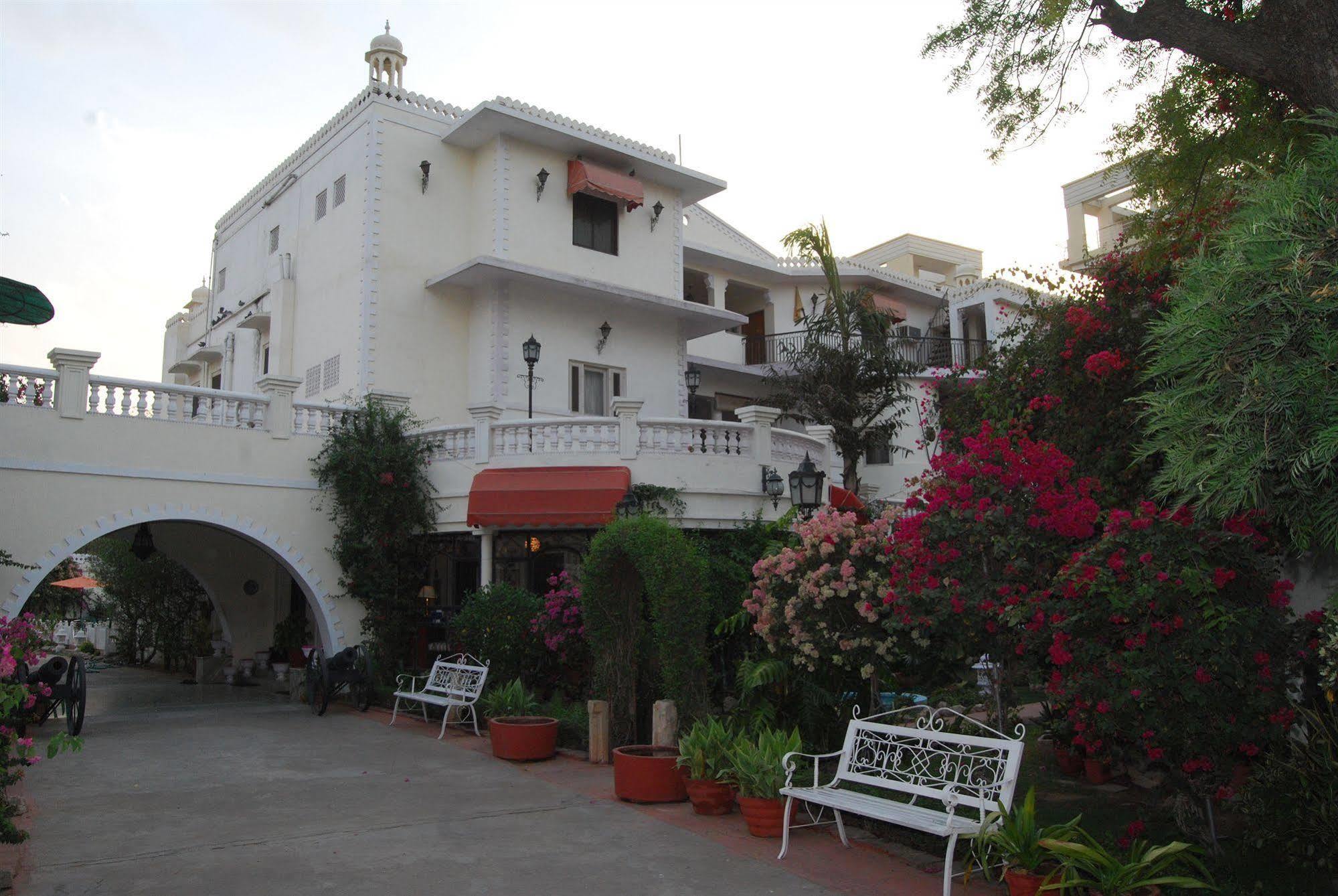 Hotel Sugan Niwas Palace Jaipur Exterior photo